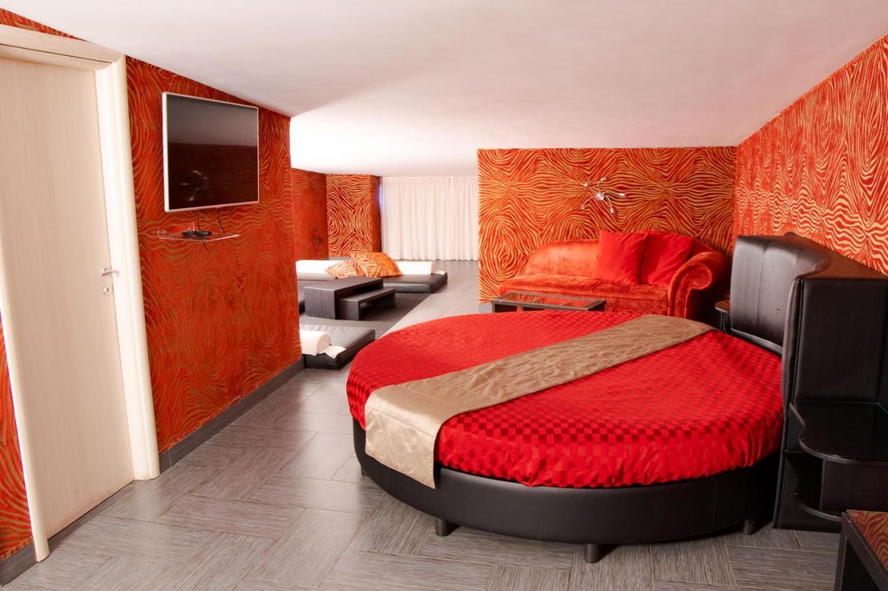 Hotel Masaniello Luxury Casoria Exterior foto